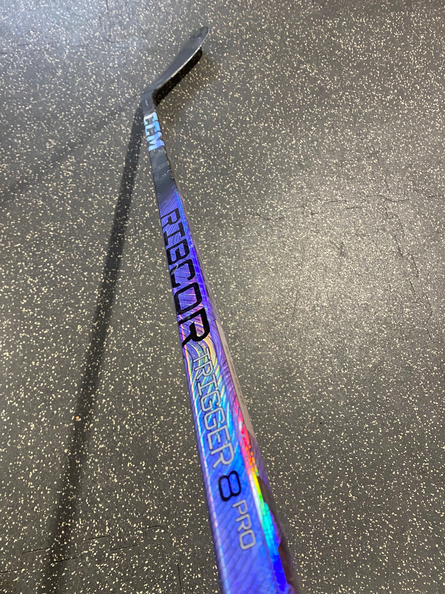 CCM Trigger 8 Pro - Right / 65 Flex / P29 - Refurbished