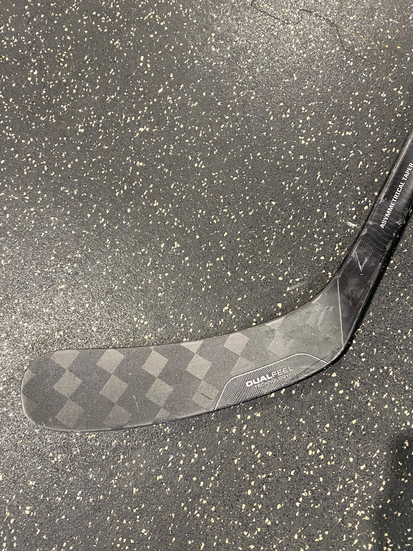 CCM Trigger 8 Pro - Right / 65 Flex / P29 - Refurbished