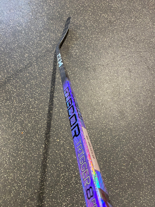 CCM Trigger 8 Pro - Right / 65 Flex / P29 - Refurbished